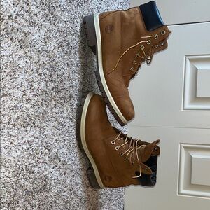 Timberland Men's Tan Leather Boots with Black Collar